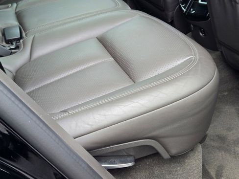 Used 2017 Porsche Cayenne S Platinum image 11