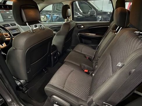 Used 2020 Dodge Journey SE w/ SE Popular Equipment Group FWD image 23