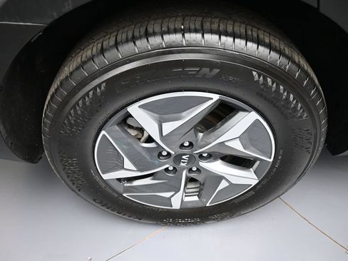 Certified 2021 Kia Sorento EX FWD image 12