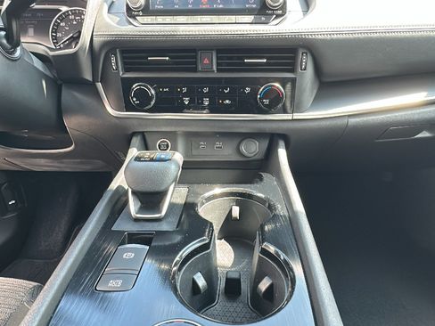 Used 2021 Nissan Rogue S AWD/4WD image 19
