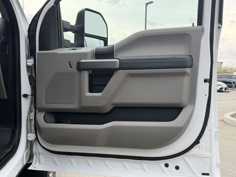 Used 2018 Ford F350 XLT image 53