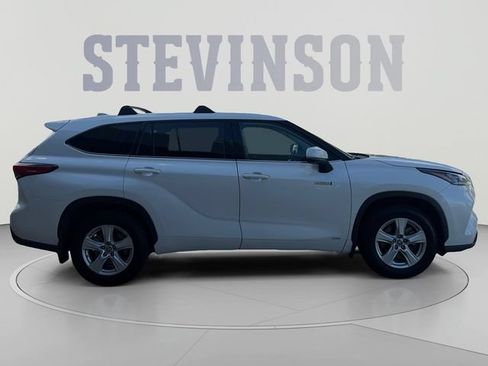 Used 2020 Toyota Highlander LE AWD/4WD image 6