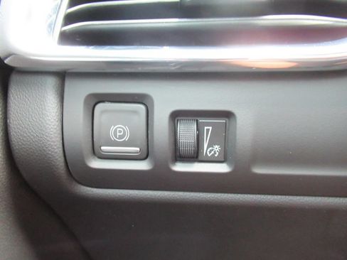 Used 2023 Cadillac XT4 Premium Luxury w/ Driver Assist Package FWD image 21