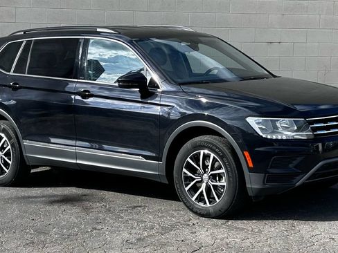 Used 2021 Volkswagen Tiguan SE w/ 3rd Row Seat Package AWD/4WD image 7