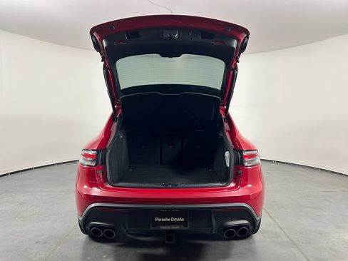 Used 2025 Porsche Macan AWD/4WD image 28
