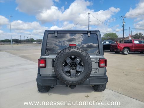Used 2019 Jeep Wrangler Unlimited Sport S image 6