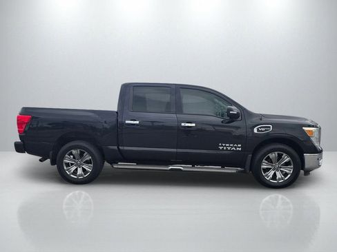 Used 2017 Nissan Titan SV AWD/4WD image 4