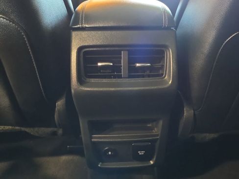 Certified 2022 Ford Edge Titanium AWD/4WD image 29