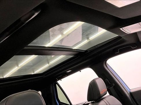 Used 2023 Honda Pilot TrailSport image 17