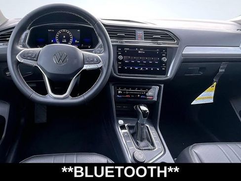 Used 2023 Volkswagen Tiguan SE AWD/4WD image 10
