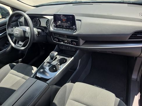Certified 2026 Nissan Rogue SV FWD image 12