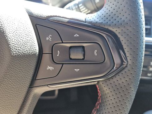 Used 2025 Chevrolet Trax RS w/ Driver Confidence Package image 13