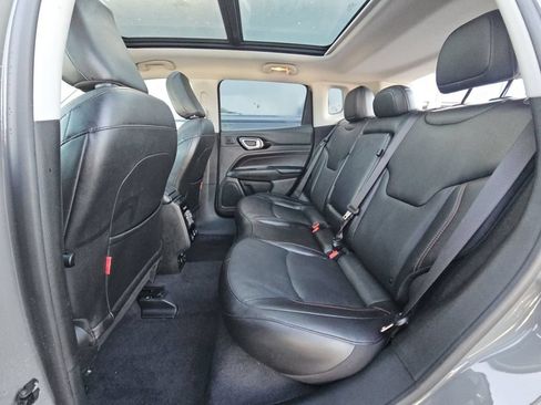 Used 2022 Jeep Compass Trailhawk w/ Trailhawk Elite Group AWD/4WD image 9