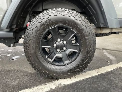 Used 2023 Jeep Gladiator Mojave w/ Cold Weather Group AWD/4WD image 35