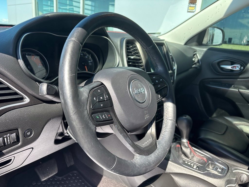 Used 2019 Jeep Cherokee Trailhawk w/ Comfort/Convenience Group AWD/4WD image 9