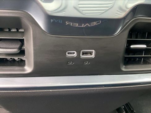 Used 2024 GMC Sierra 1500 SLT w/ SLT Premium Package image 31