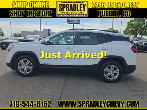 Used 2022 GMC Terrain SLE w/ Driver Convenience Package AWD/4WD image 1