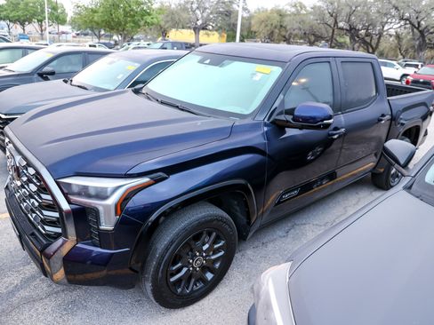 Used 2023 Toyota Tundra Platinum image 3