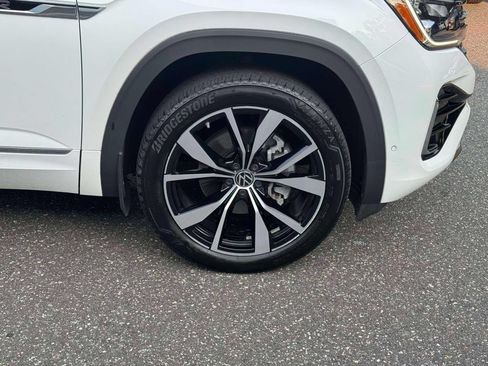 Used 2024 Volkswagen Atlas SEL Premium R-Line AWD/4WD image 9