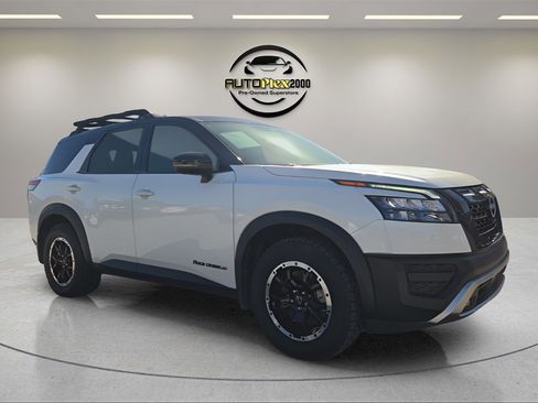 Used 2024 Nissan Pathfinder Rock Creek image 1