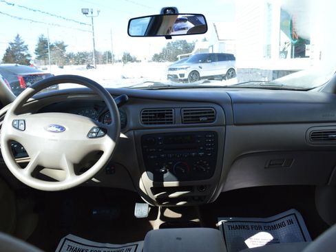 Used 2003 Ford Taurus SE image 30