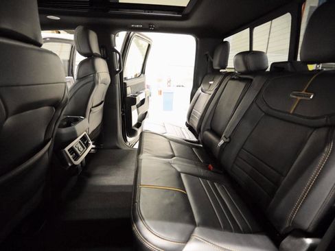 Used 2024 Ford F450 Platinum w/ FX4 Off-Road Package image 30