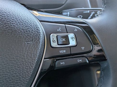 Used 2020 Volkswagen Tiguan SEL image 28