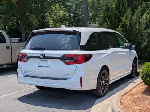 Used 2025 Honda Odyssey Sport-L image 3
