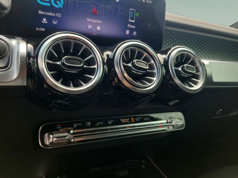 Used 2024 Mercedes-Benz EQB 350 4MATIC SUV image 14