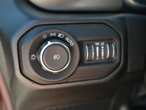 Used 2022 Jeep Wrangler Sport AWD/4WD image 27