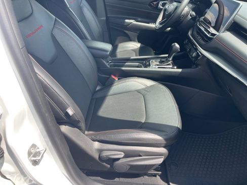 Used 2025 Jeep Compass Trailhawk w/ Trailer Tow Group image 18