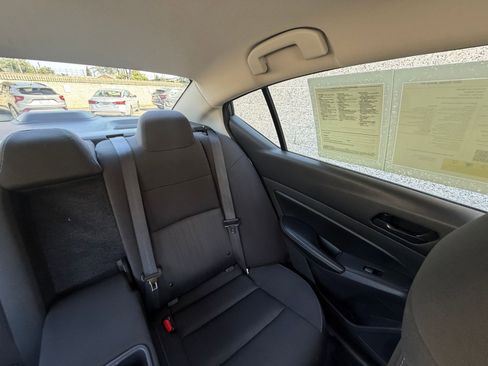 Used 2025 Nissan Altima 2.5 SV FWD image 37