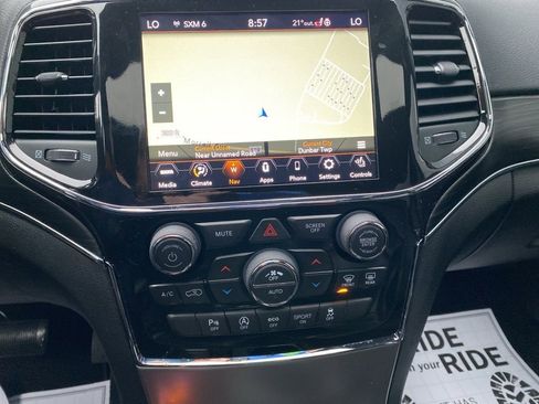 Used 2022 Jeep Grand Cherokee Limited image 31