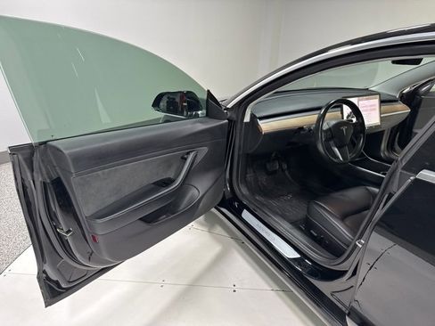 Used 2019 Tesla Model 3 Long Range image 9
