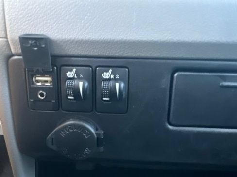 Used 2017 Toyota Sienna XLE w/ XLE Navigation Package AWD/4WD image 28