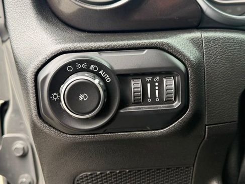 Used 2019 Jeep Wrangler Unlimited Sport AWD/4WD image 15