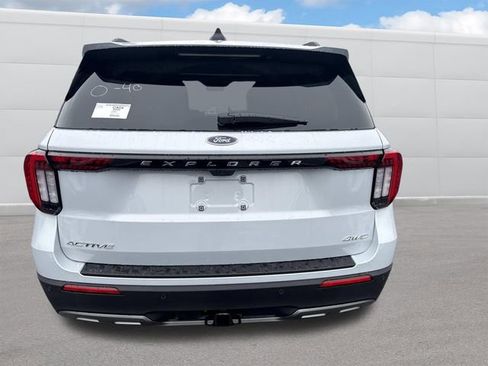 New 2026 Ford Explorer Active w/ Active Comfort Package image 3