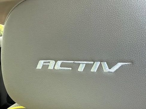 Used 2025 Chevrolet Trax ACTIV w/ Sunroof Package FWD image 17