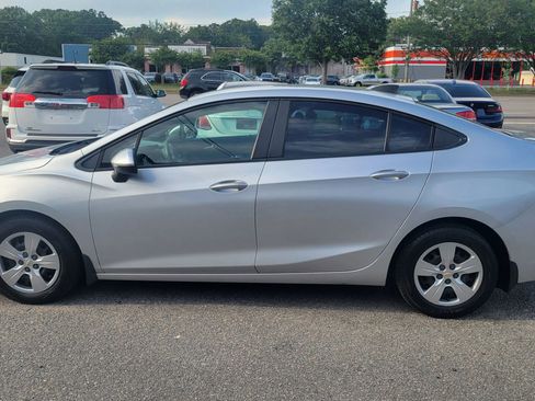 Used 2016 Chevrolet Cruze LS image 2