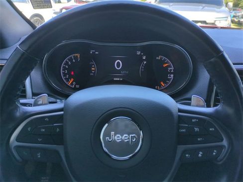 Used 2020 Jeep Grand Cherokee Limited X image 32