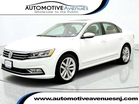 Used 2017 Volkswagen Passat 3.6 SEL Premium FWD image 1