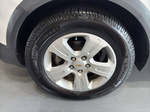 Used 2014 Chevrolet Captiva Sport LS FWD image 9