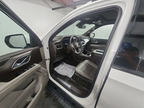 Certified 2023 Chevrolet Tahoe Z71 w/ Luxury Package AWD/4WD image 10