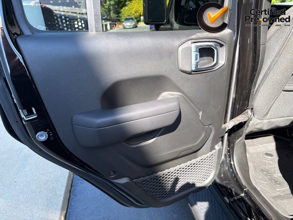 Certified 2023 Jeep Gladiator Sport AWD/4WD image 36