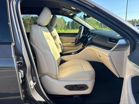 Certified 2025 Jeep Grand Cherokee Limited AWD/4WD image 49