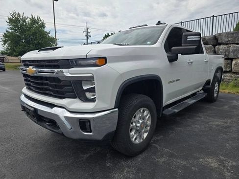 Used 2024 Chevrolet Silverado 2500 LT w/ Convenience Package AWD/4WD image 7
