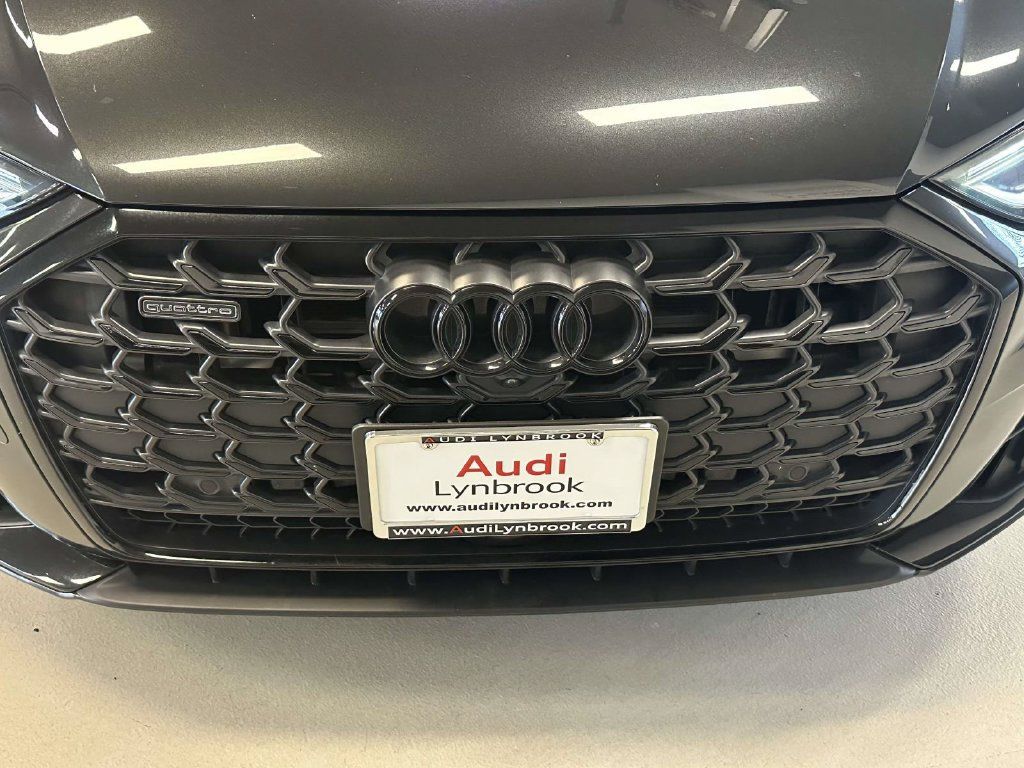 Used 2022 Audi A8 L 3.0T w/ Executive Package AWD/4WD image 12