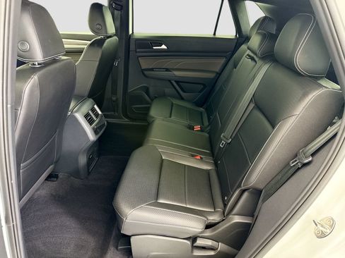 Certified 2023 Volkswagen Atlas Cross Sport SE w/ Panoramic Sunroof Package FWD image 19