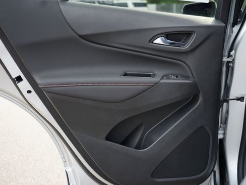 Certified 2022 Chevrolet Equinox RS w/ Infotainment Package image 19