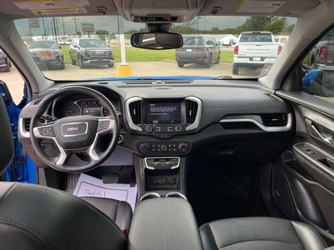 Used 2024 GMC Terrain SLT w/ Infotainment Package II AWD/4WD image 12